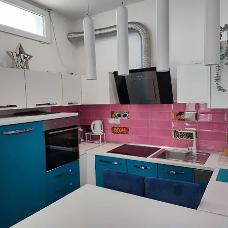 Pop Sleeps 3 With Pool Villa