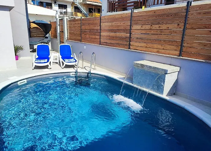 Pop Sleeps 3 With Pool וילה זאדאר