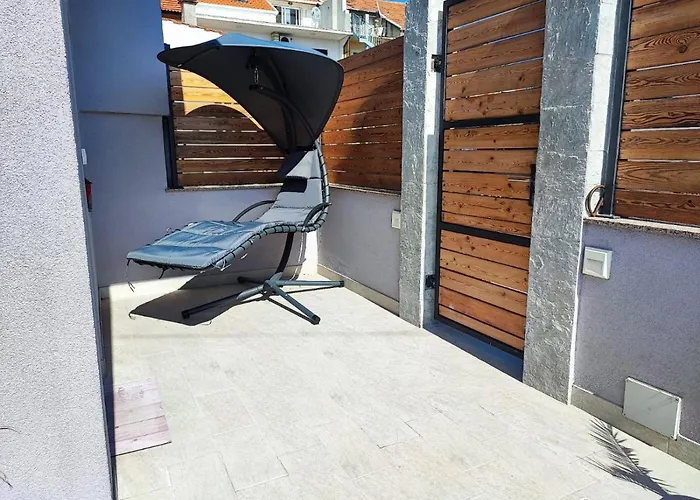 Pop Sleeps 3 With Pool * Zadar