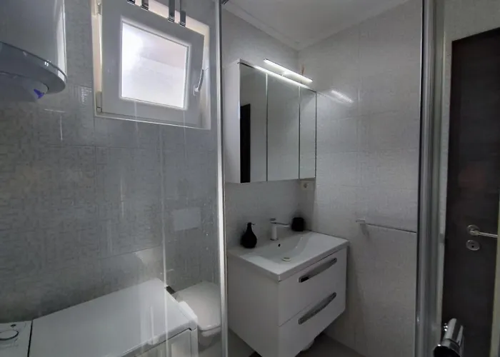 Pop Sleeps 3 With Pool Villa