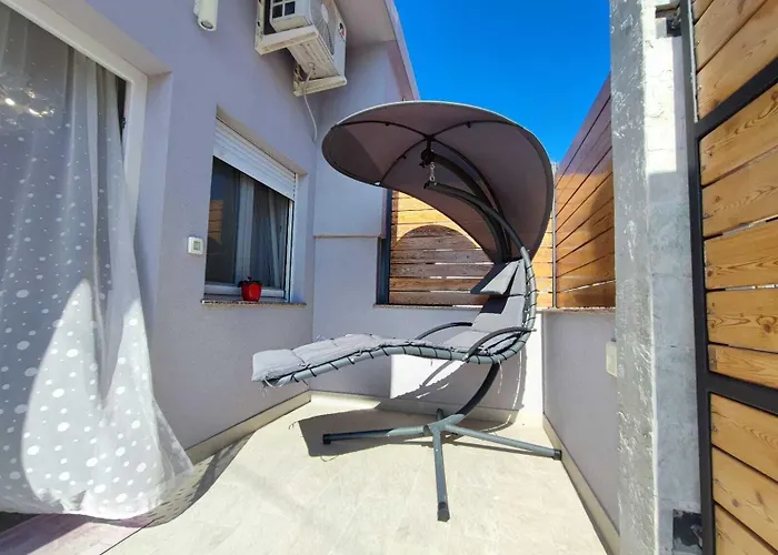 Pop Sleeps 3 With Pool * Zadar