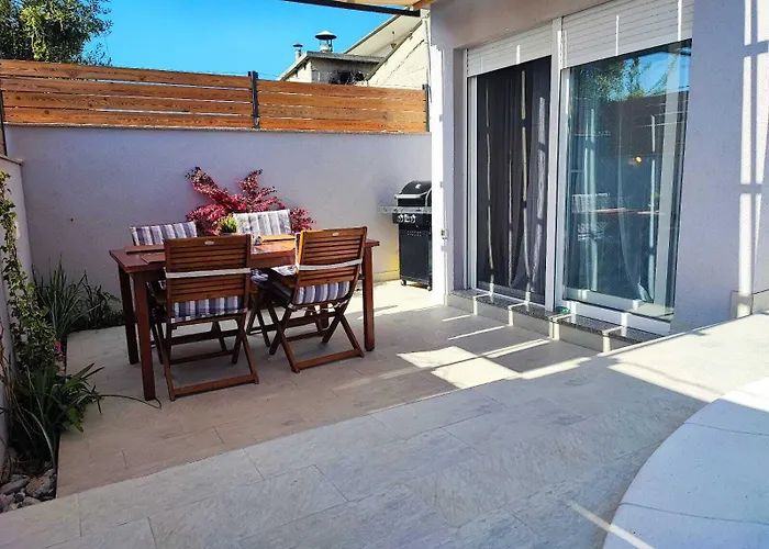 Pop Sleeps 3 With Pool Villa *