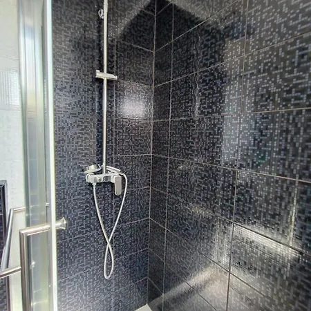 1 Bedroom Apartment Sleeps 3 - Outdoor Pool