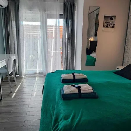 别墅 Pop Sleeps 3 With Pool 扎达尔