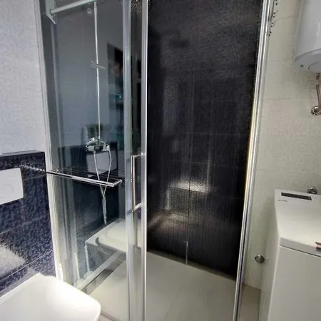 Villa Pop Sleeps 3 With Pool