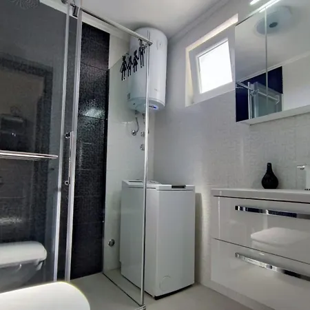 1 Bedroom Sleeps 3 - Outdoor Pool Βίλα