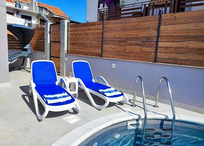 Willa Pop Sleeps 3 With Pool Zadar