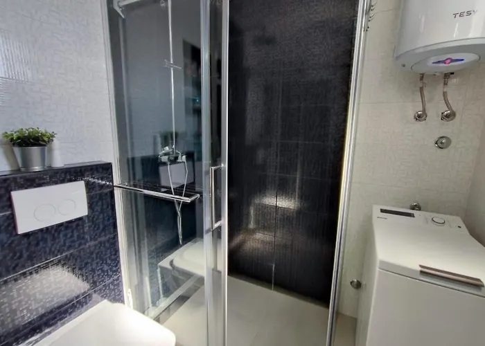 Pop Sleeps 3 With Pool