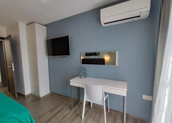 Pop Sleeps 3 With Pool * Zadar