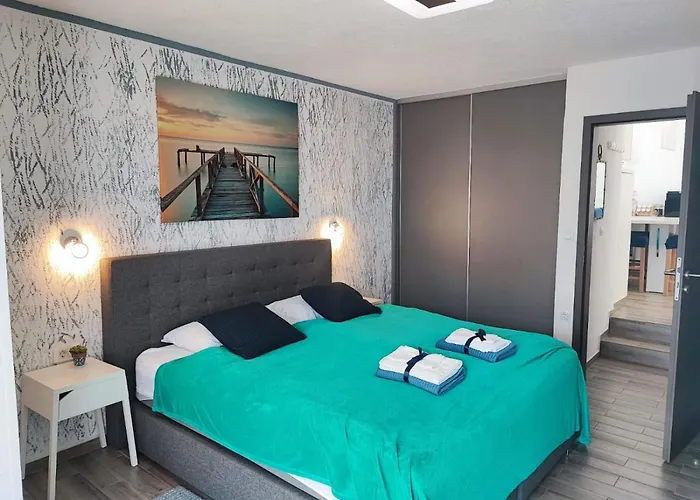 Pop Sleeps 3 With Pool