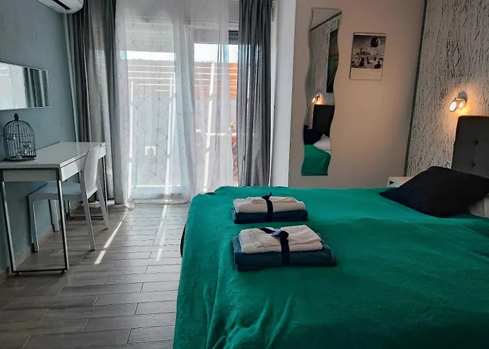 别墅 Pop Sleeps 3 With Pool 扎达尔