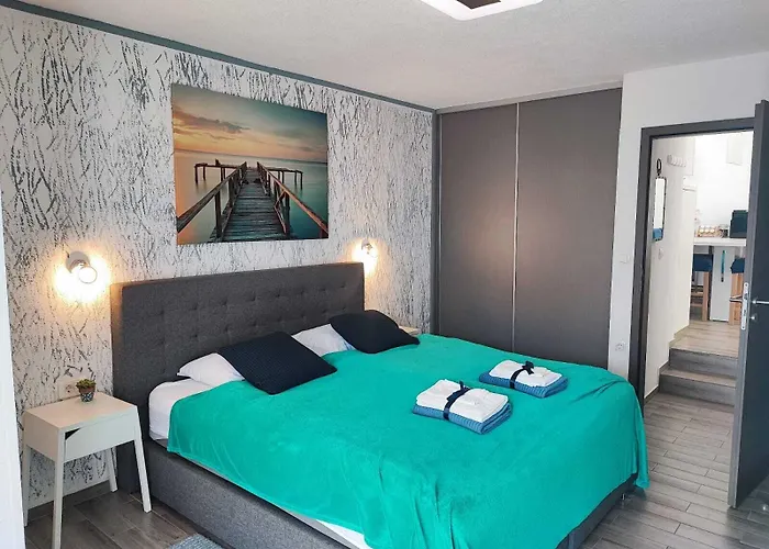 Pop Sleeps 3 With Pool *